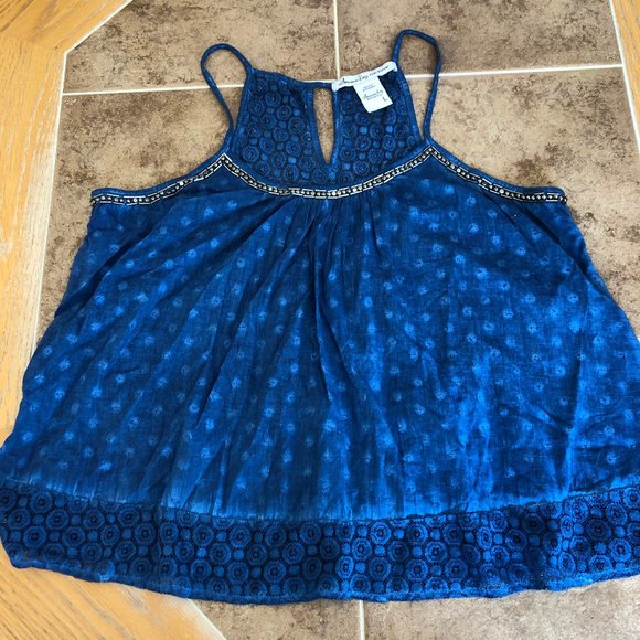 Blue Tank - Picture 1 of 2